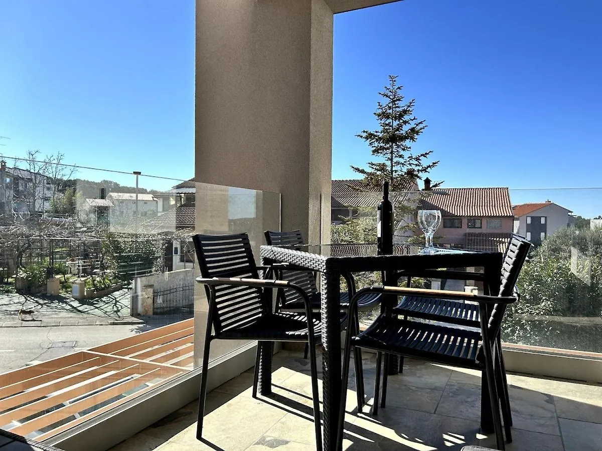Apartment Eleonora Mare Pula 0*,