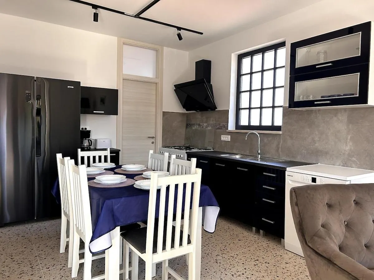 Apartment Eleonora Mare プーラ クロアチア